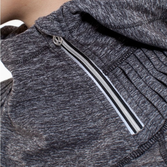 🍋Lululemon Run: Back On Track Pullover- Heathered Black/ Size 2 - Picture 4 of 13